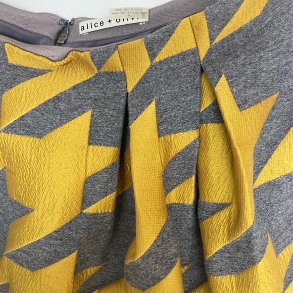 Alice + Olivia Houndstooth Jacquard Pleated Mini Skirt WITH pockets - Picture 7 of 9